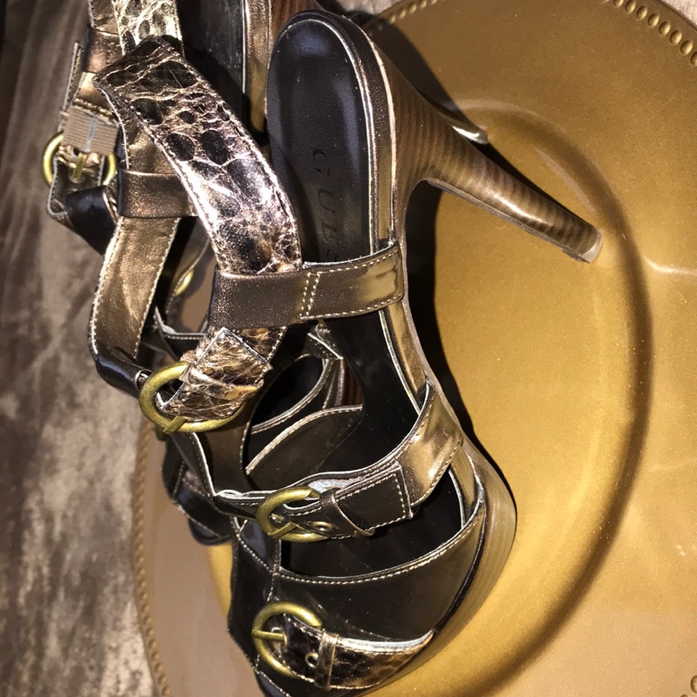 NEW GUESS HEELS/SANDALS - Picture 3 of 8